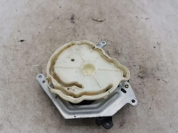 Toyota Corolla Verso E121 (2004 - 2007) 0637007440 Двигатель задвижки потока воздуха — фото 2