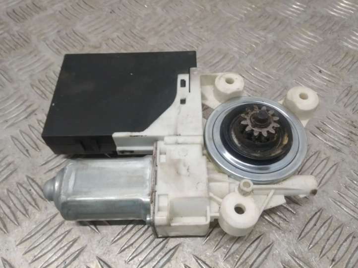 30739005 Volvo V50 Priekinis varikliukas langų pakėlėjo