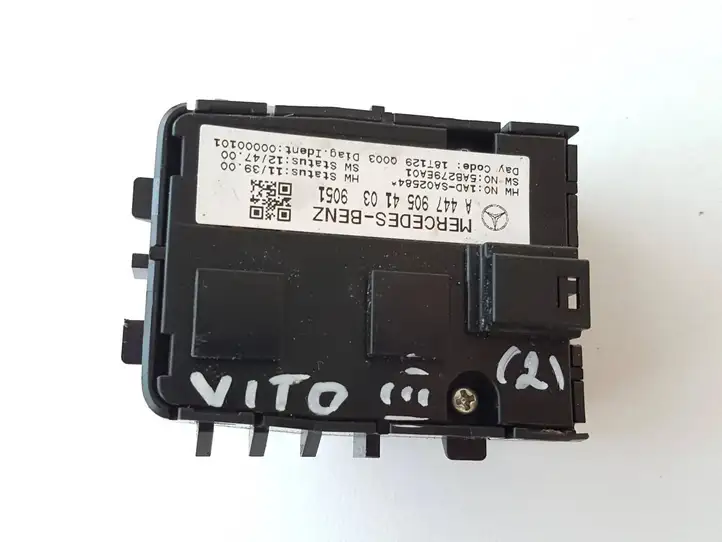 Mercedes-Benz Vito W447 (2014 - ) A4479054103 Блок кнопок стеклоподъемников — фото 2