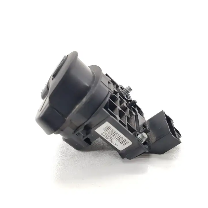 Nissan Almera Tino (2000 - 2003) 54355381PI Кнопки на рулевом колесе — фото 3
