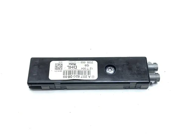 Mercedes-Benz E A207 (2010 - 2017) A2078200689 Усилитель антенны — фото 3