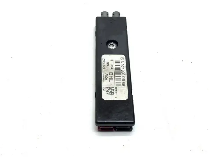 Mercedes-Benz E A207 (2010 - 2017) A2078200689 Усилитель антенны — фото 4
