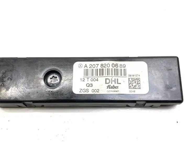 Mercedes-Benz E A207 (2010 - 2017) A2078200689 Усилитель антенны — фото 8