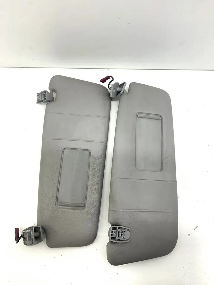 BMW 5 E60 E61 (2004 - 2010) 7066649 Солнцезащитный козырек — фото 1