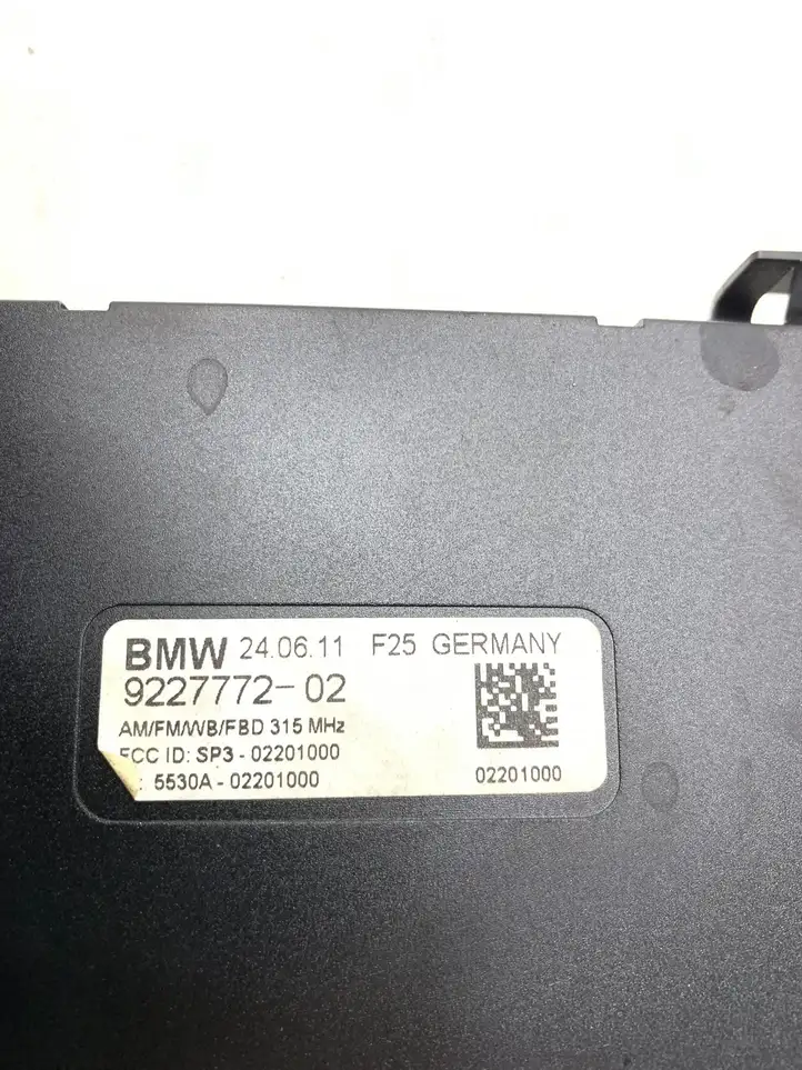 BMW X3 F25 (2010 - 2017) 9227772 Усилитель антенны — фото 10