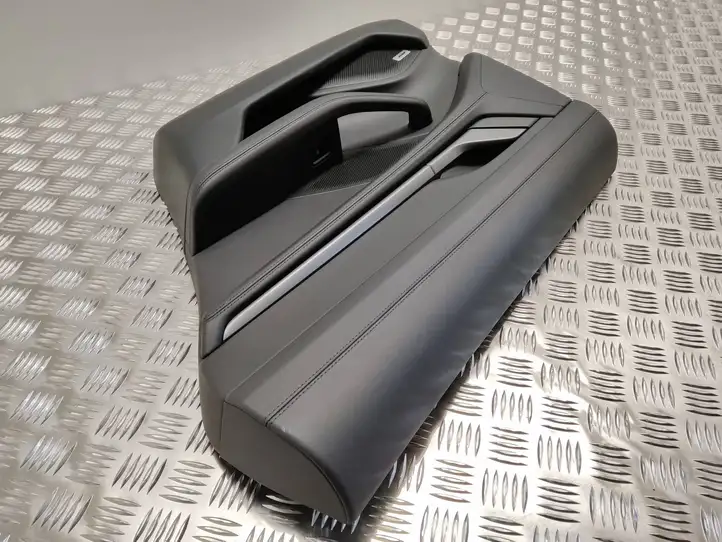 Porsche Taycan 9J1 (2019 - ) 9J1867212EQ Обшивка задней двери — фото 6