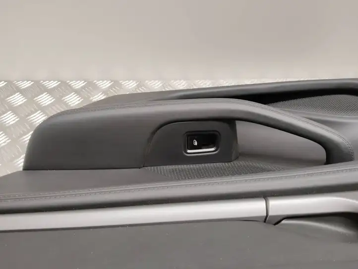 Porsche Taycan 9J1 (2019 - ) 9J1867212EQ Обшивка задней двери — фото 7