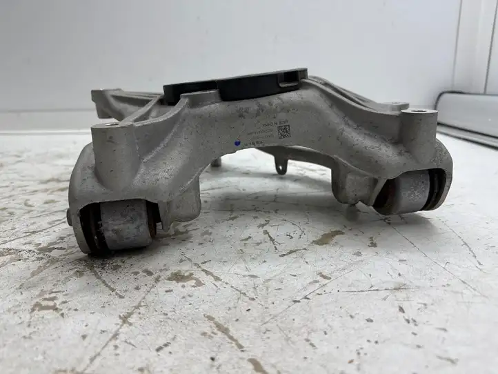 Tesla Model Y (2019 - 2024) 104403200C Верхняя опора пружины — фото 11