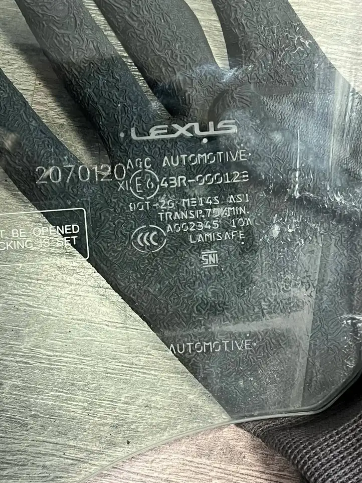 Lexus RX 330 - 350 - 400H (2015 - 2019) 43R000128 Стекло передней двери — фото 3