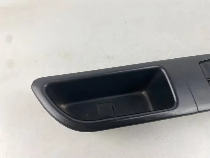 Subaru Forester SG (2006 - 2008) Кнопка стеклоподъемников — фото 15