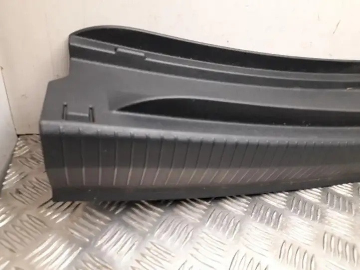 Seat Leon (5F) (2012 - 2019) 5NA863459E Отделка порога багажника — фото 2