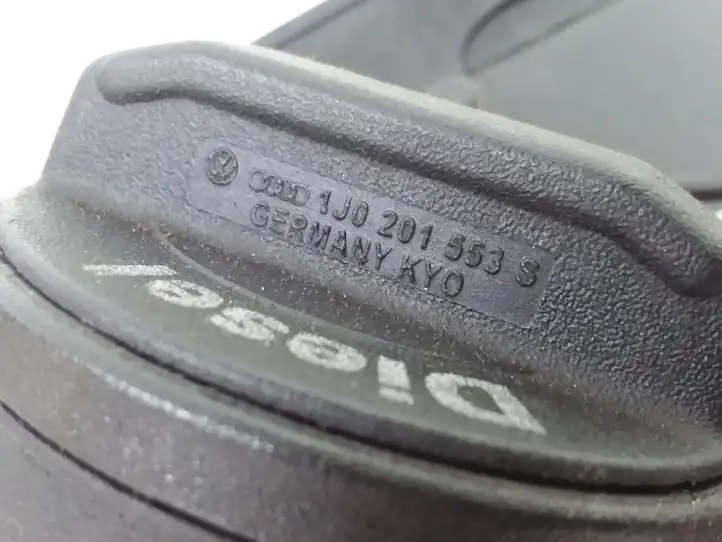 Audi A4 S4 B7 8E 8H (2004 - 2009) 4E0010376R Крышка топливного бака — фото 4