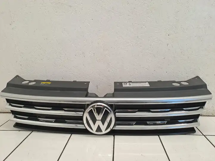 Volkswagen Tiguan (2016 - 2020) 5NA853653 Верхняя решетка радиатора — фото 1
