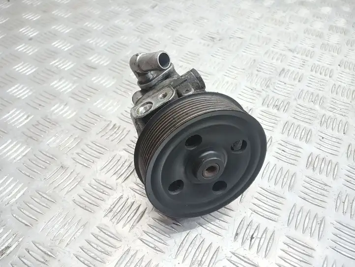 Land Rover Discovery (2004 - 2009)   Насос усилителя руля (гур)