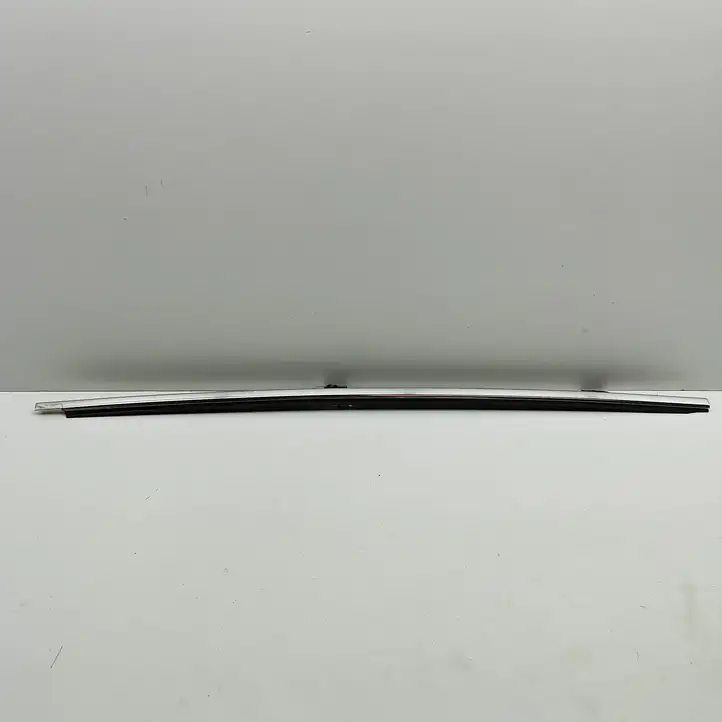 Volkswagen New Beetle (2005 - 2010) 1Y0853956C Накладка стекла двери — фото 1
