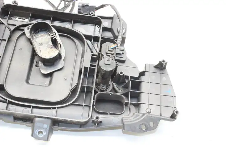 Hyundai Kona (2017 - 2022)  86340K4000 Крышка гнезда для зарядки электромобиля