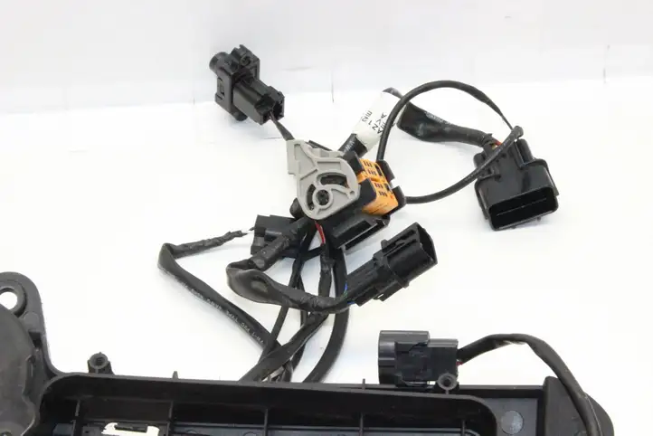 Hyundai Kona (2017 - 2022)  86340K4000 Крышка гнезда для зарядки электромобиля