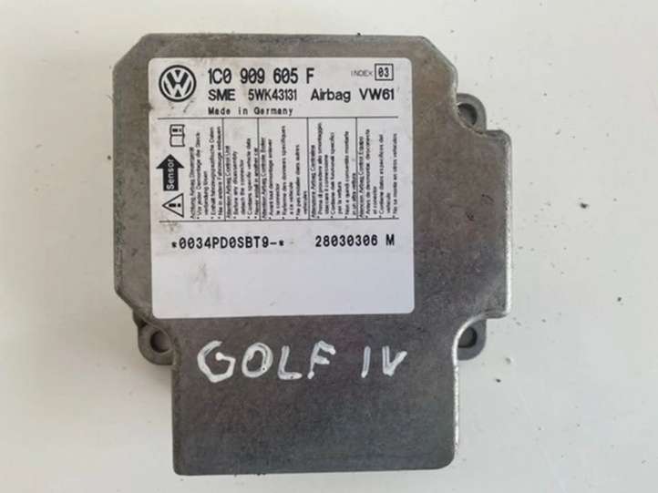 1C0909605F Volkswagen Golf IV Oro pagalvių valdymo blokas