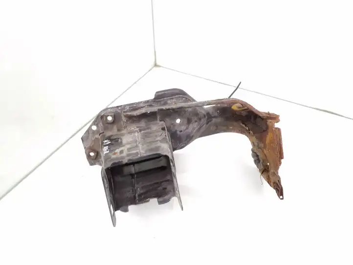 Mercedes-Benz C W203 (2000 - 2007)   Передний aмортизатор бампера