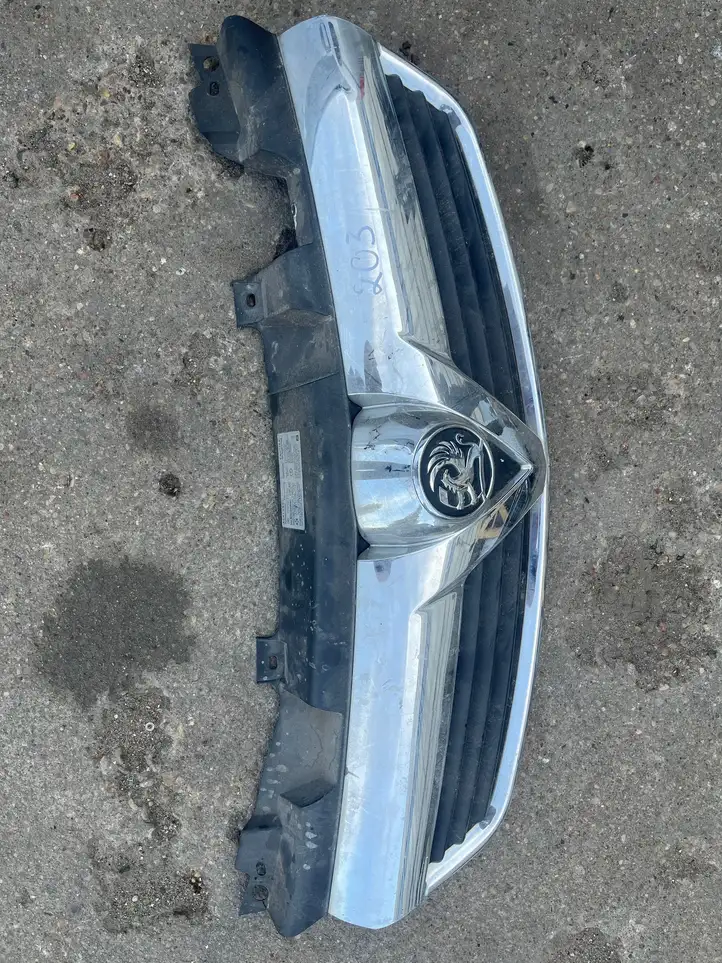Opel Zafira B (2003 - 2006) 13136136 Верхняя решетка радиатора — фото 1