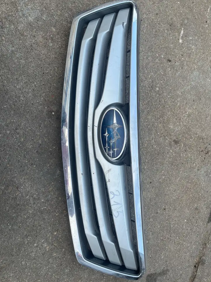 Subaru Legacy (2009 - 2013) 91121aj020 Верхняя решетка радиатора — фото 1