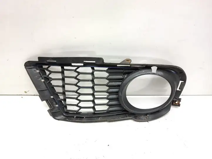 BMW 3 E92 E93 (2005 - 2014) 8038936 Решетка противотуманной фары — фото 1