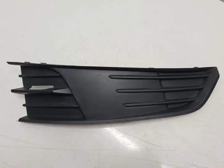 Skoda Fabia Mk3 (NJ) (2015 - 2021) 6V0807368 Решетка противотуманной фары — фото 1