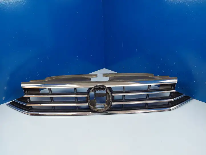 Volkswagen PASSAT B8 (2015 - ) 3G0853653N Верхняя решетка радиатора — фото 1