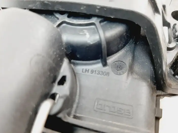 Audi A8 S8 D4 4H (2010 - 2014) 921164101 Электродвигатель шторки задней двери — фото 7