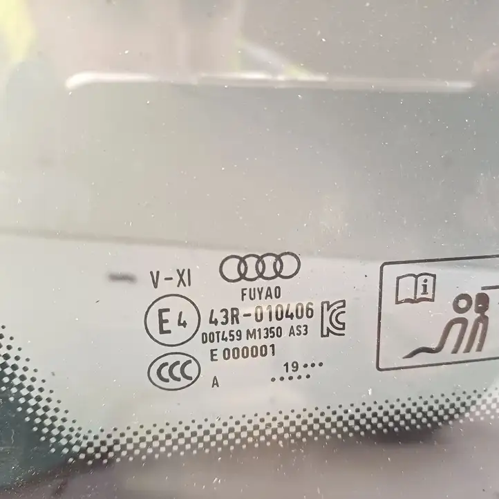 Audi e-tron (2018 - ) 4KE845297AR Форточка двери — фото 9