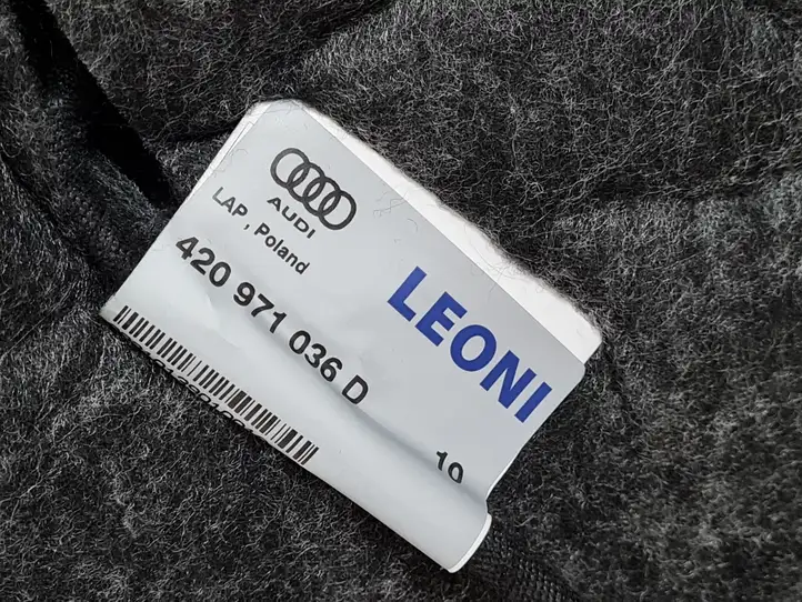 Audi R8 42   420867899 Комплект отделки дверей