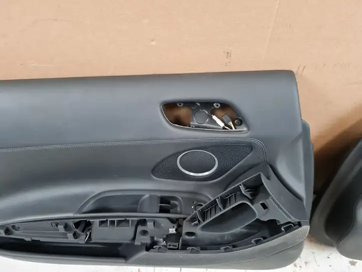Audi R8 42   420867899 Комплект отделки дверей
