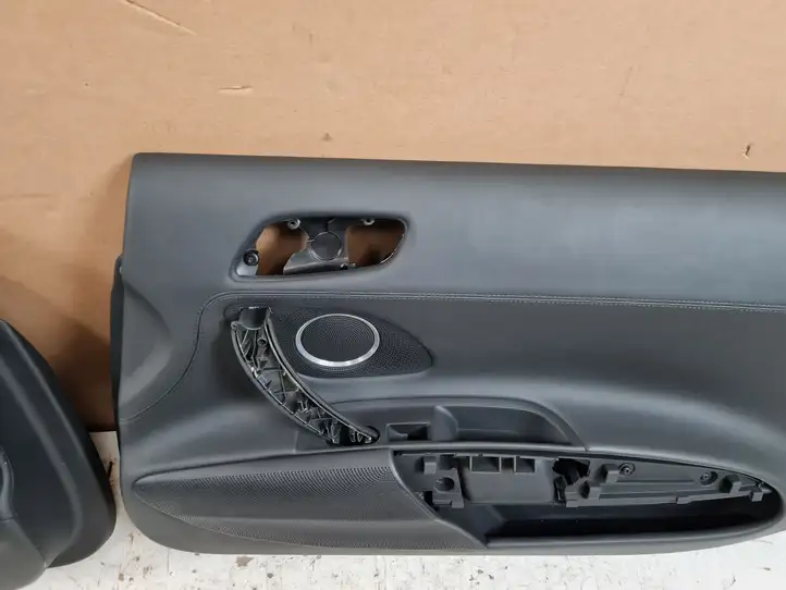 Audi R8 42   420867899 Комплект отделки дверей