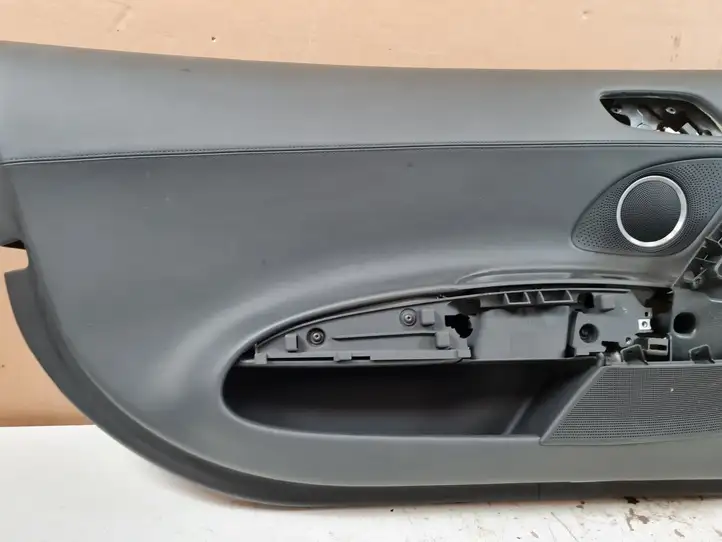 Audi R8 42   420867899 Комплект отделки дверей