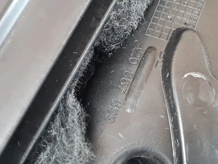 Audi R8 42   420867899 Комплект отделки дверей