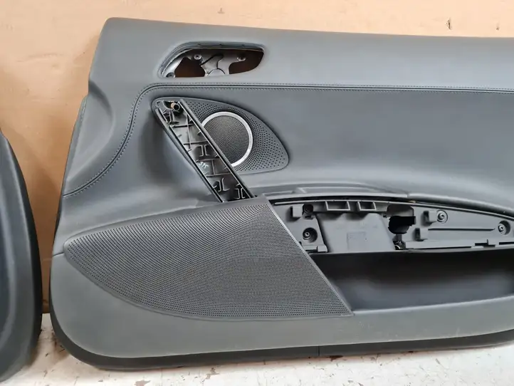 Audi R8 42   420867899 Комплект отделки дверей