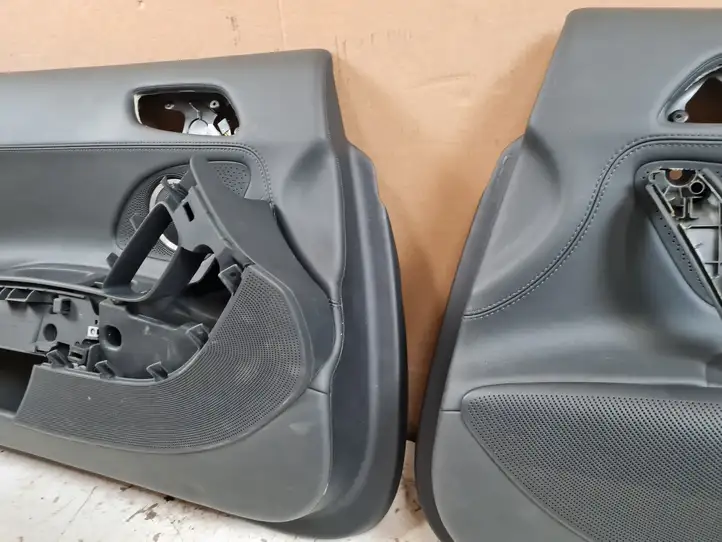 Audi R8 42   420867899 Комплект отделки дверей