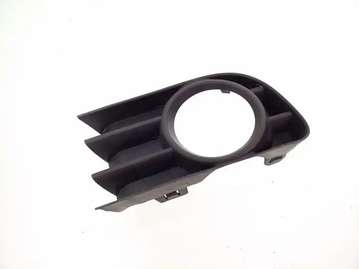 Renault Megane II (2002 - 2005)  8200115118 Декоративная решётка противотуманной фары