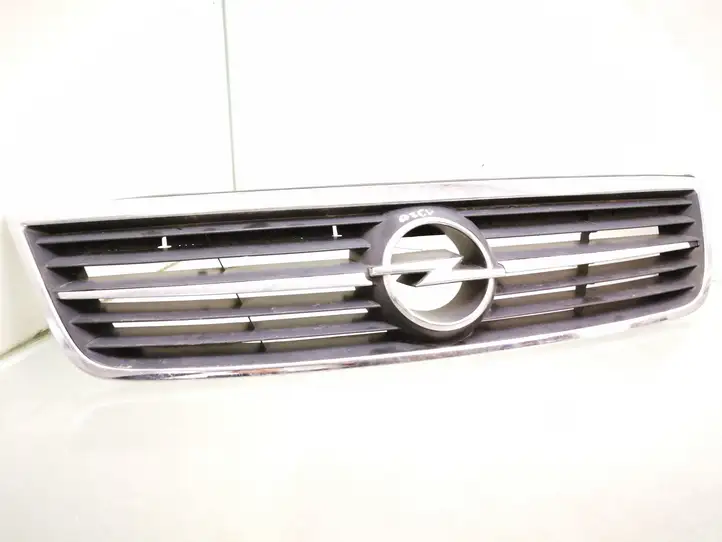 Opel Omega B2 (1999 - 2004) 09184938 Верхняя решетка радиатора — фото 1
