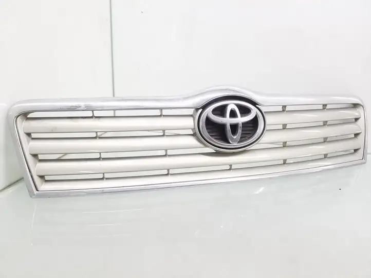 Toyota Avensis T250 (2003 - 2006) 5311405060 Верхняя решетка радиатора — фото 1