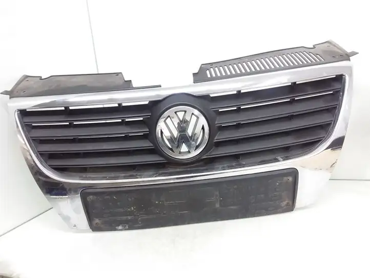 Volkswagen PASSAT B6 (2005 - 2010) 3C0853651 Верхняя решетка радиатора — фото 1