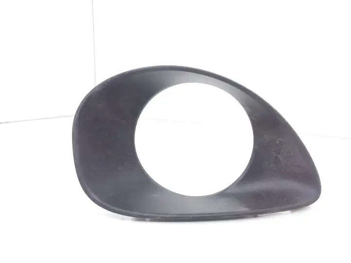 Toyota Yaris (2005 - 2009) 814810D020 Решетка противотуманной фары — фото 1