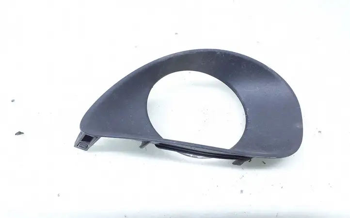 Toyota Yaris (2005 - 2009) 814820D030 Решетка противотуманной фары — фото 1