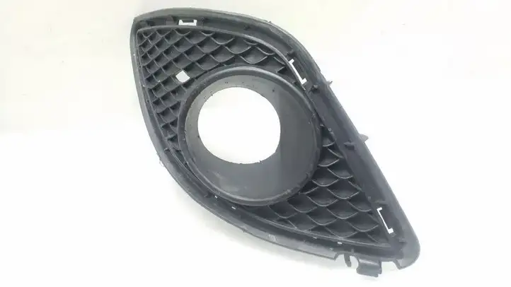 Mercedes-Benz CLA C117,X117,W117 (2013 - 2019) A1178850122 Решетка противотуманной фары — фото 1