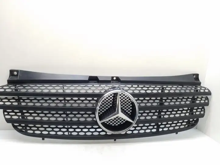 Mercedes-Benz Vito Viano W639 (2003 - 2010) A6398800185 Верхняя решетка радиатора — фото 1