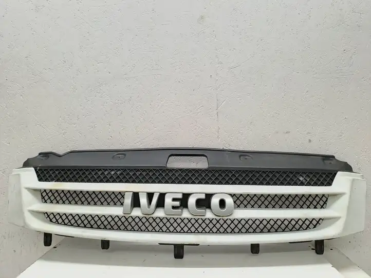 Iveco Daily Daily 35.8 - 9 (1998 - 2014) 3802801 Верхняя решетка радиатора — фото 1