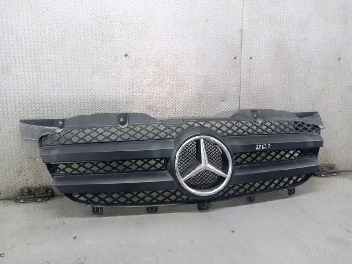 Mercedes-Benz Sprinter W906 (2006 - 2018) A9068800385 Верхняя решетка радиатора — фото 1