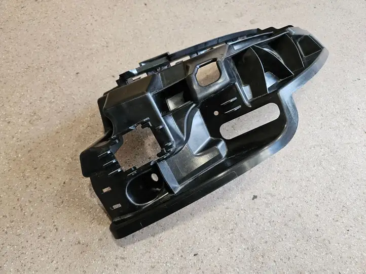 Porsche Taycan 9J1 (2019 - ) 9J1807018 Кронштейн заднего бампера — фото 6