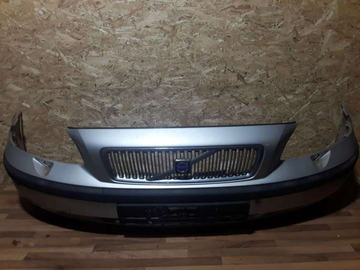 09190305 Volvo V70 Priekinis bamperis