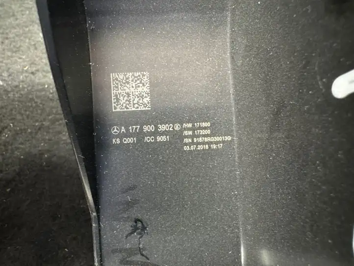 Mercedes-Benz A W177 (2018 - ) A1779003902 Обшивка рулевой колонки — фото 4